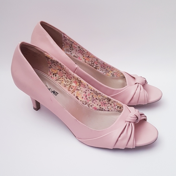 AMERICAN EAGLE Pink Front Knot Peep-Toe Kitty Heels - Picture 2 of 12